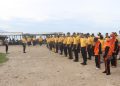 Bersih-Bersih Pantai Batu Rame, Polisi Jadi Contoh Peduli Lingkungan