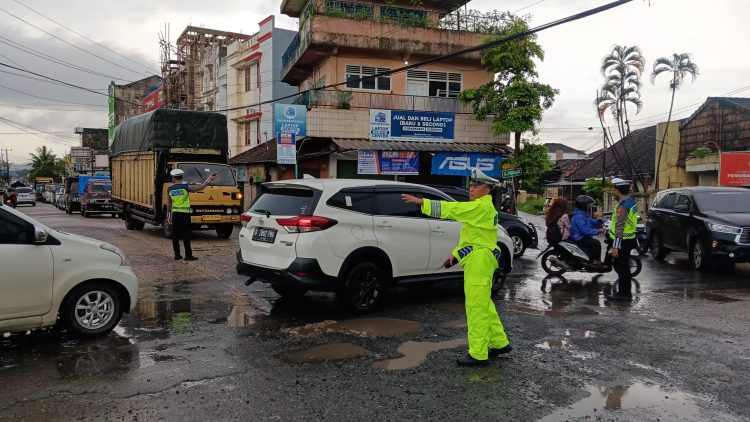 Arus Bandar Lampung–Kota Agung Terdampak, Polisi Siagakan Personel di Jalinbar