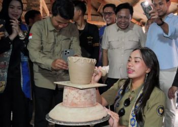 Zita Anjani Apresiasi Kreativitas Pengrajin ERRI ART, Targetkan Wisata Edukasi Gerabah