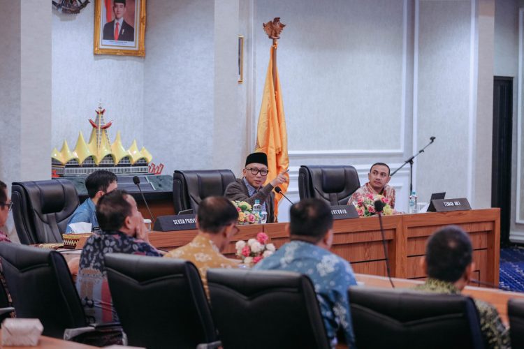 Gubernur Rahmat Mirzani Djausal Minta OPD Maksimalkan PAD di Tengah Keterbatasan Fiskal