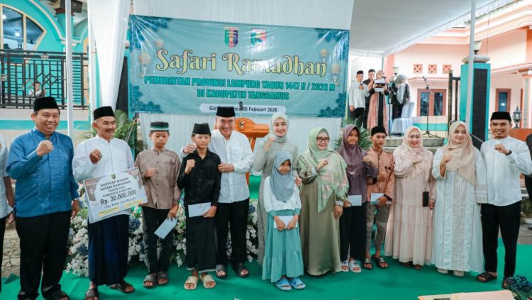 Wagub Lampung Buka Bazar Pasar Murah dan Salurkan Bantuan di Gisting