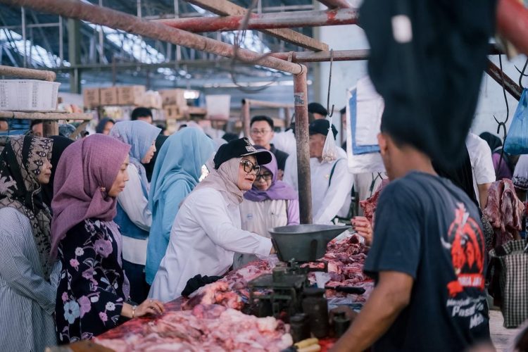 Pantauan Pasar: Daging Sapi Tembus Rp150 Ribu, Ayam Tetap Rp38 Ribu