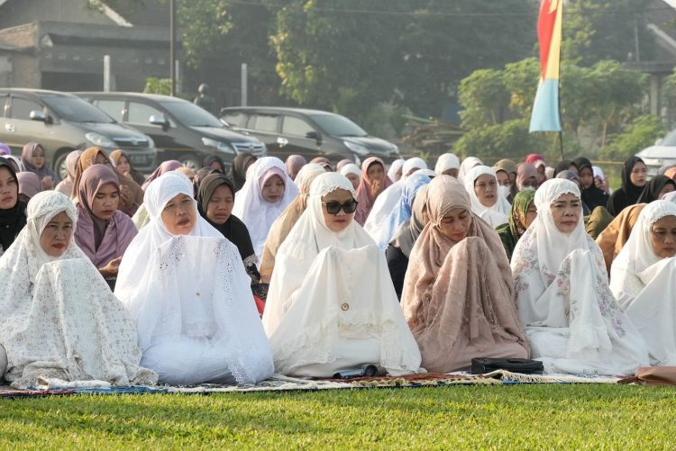 Idulfitri Tanpa Kemewahan, Bupati Lampung Timur Turun Langsung Berbagi