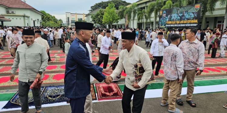 Kodam Raden Inten Dipenuhi Jamaah, Pangdam Gelar Salat Id hingga Halal Bihalal