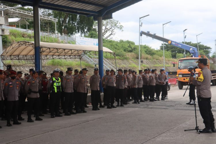 Kapolres Toni Kasmiri Pimpin Simulasi Pengamanan Arus Mudik di Bakauheni