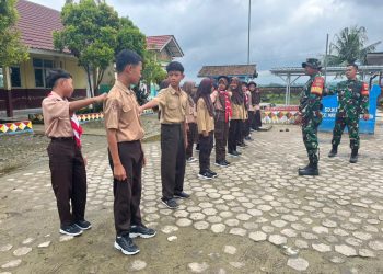 TMMD Latih PBB Siswa SDN 8 Way Khilau, Tanamkan Disiplin dan Nasionalisme