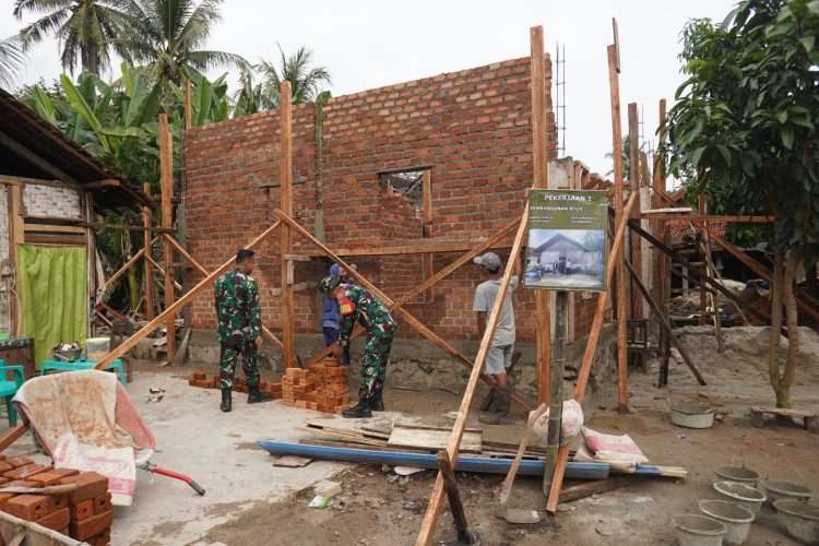 Progres Rehab RTLH TMMD Kodim 0421/Lampung Selatan Masuki Tahap Konstruksi Utama