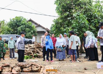 Bupati Pesawaran Tinjau Lokasi Terdampak Puting Beliung di Kecamatan Tegineneng