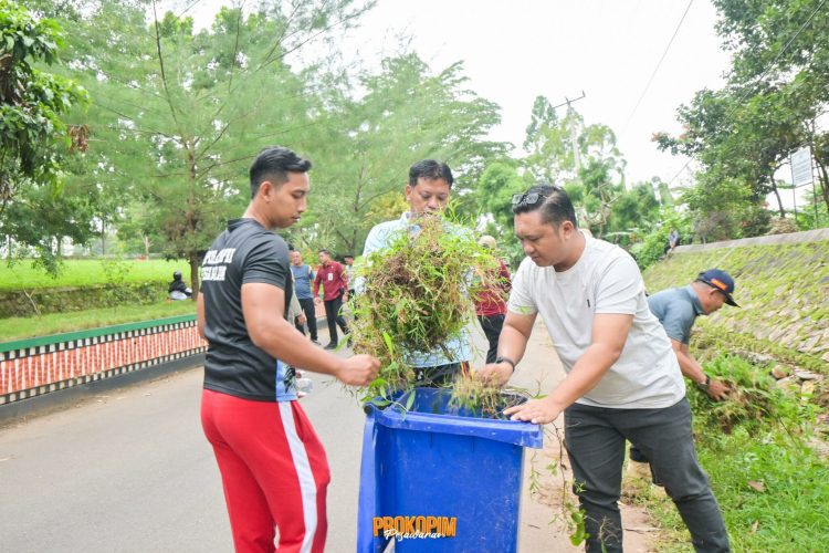 Tindaklanjuti Instruksi Presiden, Pemkab Pesawaran Gelar Gerakan Bersih-bersih Dukung Indonesia ASRI
