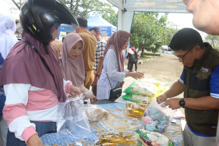 Harga Pangan Dijaga Stabil, Satgas Pangan Polres Lamsel Gelar Pasar Murah