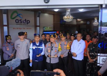 Dari Udara, Wakapolri Lihat Arus Mudik Mulai Padat di Pelabuhan Merak