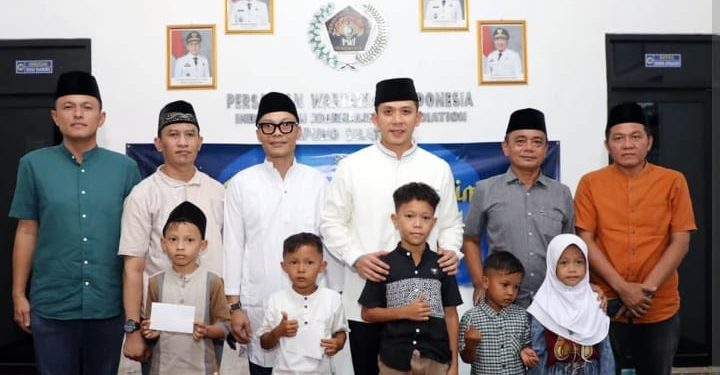 Santunan Anak Yatim Warnai Buka Puasa PWI Lampung Selatan Bersama Bupati Egi