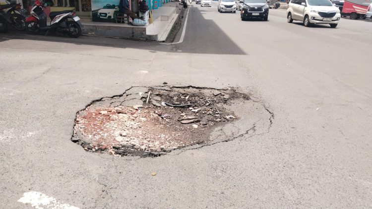 Rusaknya Jalan di Sejumlah Titik, Warga Bandar Lampung Tuntut Perbaikan Segera