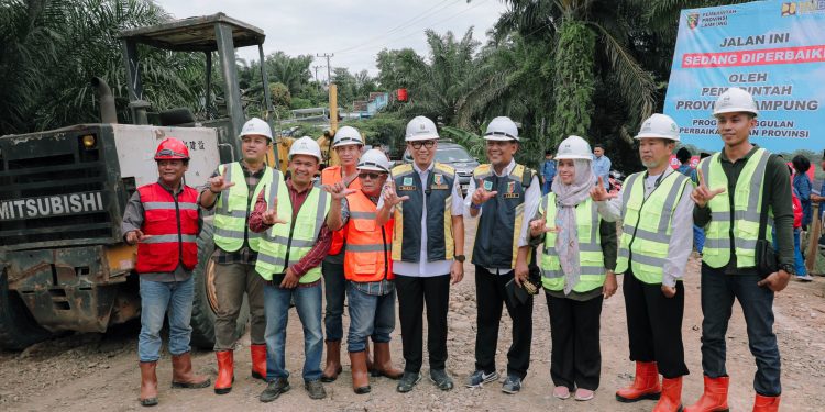 Gubernur Lampung Minta Proyek Jalan Kasui–Air Ringkih Dikerjakan Maksimal