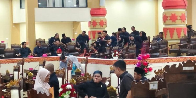 Publik Pertanyakan Disiplin Wakil Rakyat Usai Insiden Merokok di Ruang Paripurna