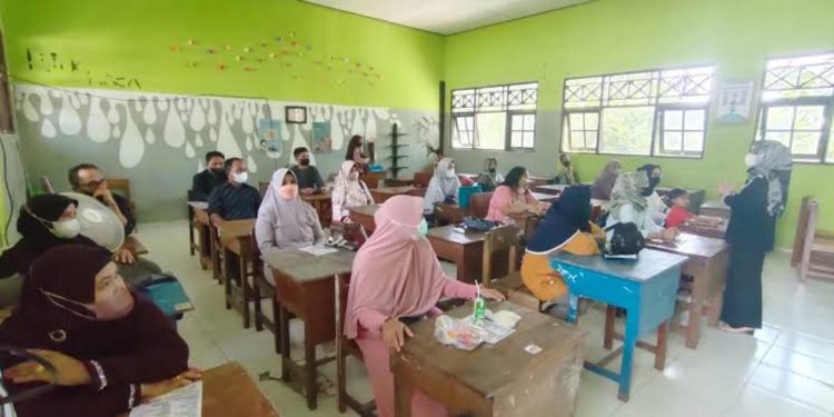 “Ada Titipan?” Jadi Kode, Wali Murid Curigai Praktik Pungli