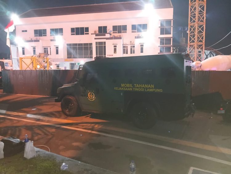 Mobil PM dan Tahanan Disiagakan, Pemeriksaan Arinal Jadi Sorotan