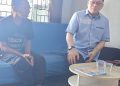 Irjen Pol Helmy Santika Jenguk Jurnalis Tri Purna Jaya, Hadirkan Semangat Kesembuhan Lewat Lagu “Teman Sejati”