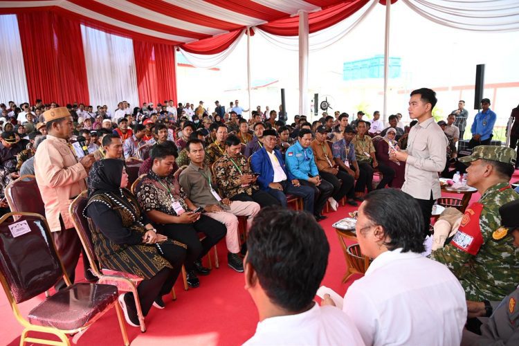 Wapres Gibran Tinjau dan Resmikan Kampung Nelayan Merah Putih
