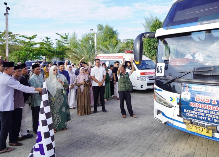 Wakil Bupati Pringsewu Ingatkan Jamaah Haji Jaga Kesehatan dan Kebersamaan