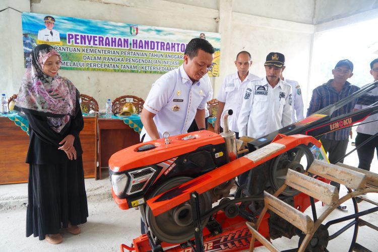 Pemkab Pringsewu Perkuat Sektor Pertanian Lewat Bantuan Alsintan