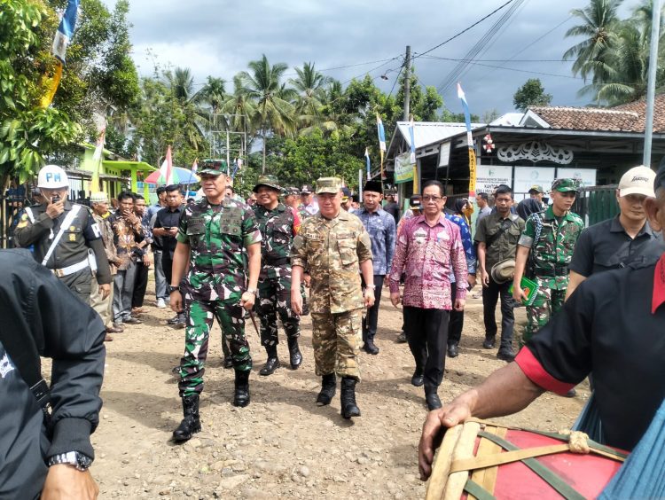TMMD ke-128 Bangun Jalan Hingga Sumur Bor di Tanggamus, Warga Diminta Rawat Hasilnya