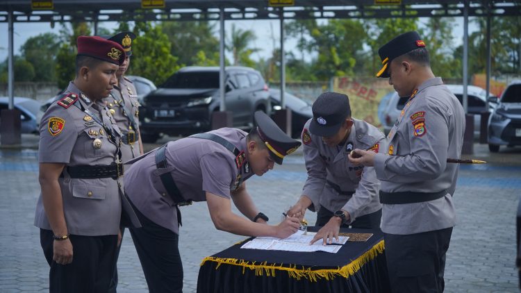 Sertijab Kapolsek Digelar, Kapolres Lamsel Ingatkan Pentingnya Jaga Kepercayaan Publik