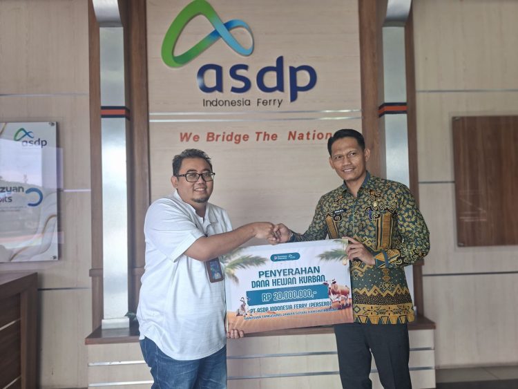 Perkuat Kolaborasi, ASDP Bakauheni Salurkan Hewan Kurban untuk Lampung Selatan