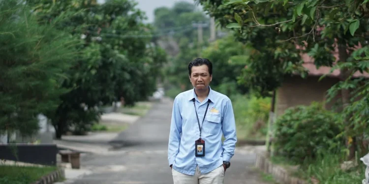 Dari Banjir hingga Semangka: Simbol Rakyat dalam Puisi Muhammad Alfariezie