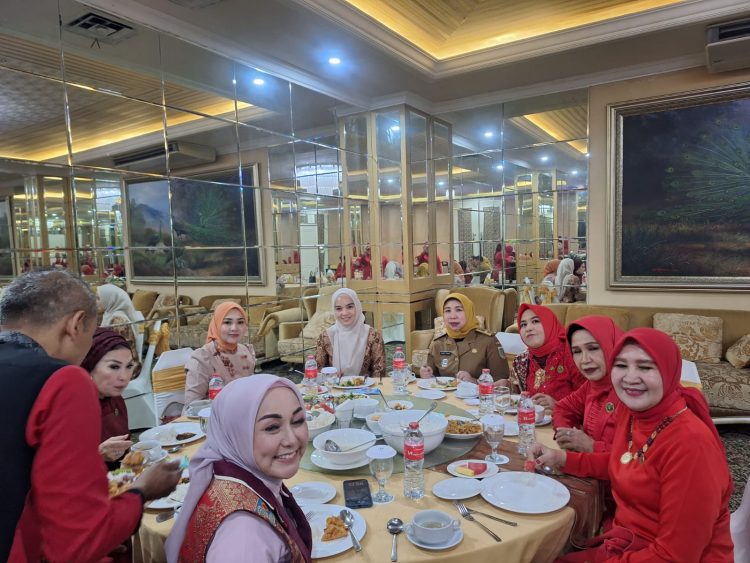 Pengukuhan Pengurus PWP SS Lampung Berlangsung Khidmat, Nurhasanah Terima Amanah Baru