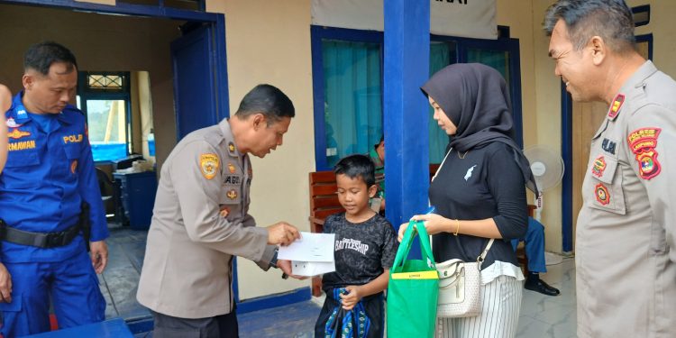 Sambut Hari Bhayangkara ke-80, Sat Polair Lampung Selatan Dekatkan Pelayanan ke Masyarakat Pesisir