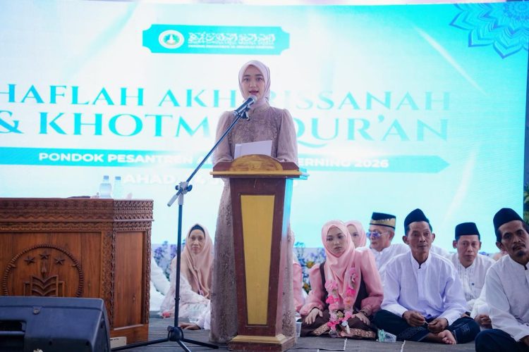 Wagub Lampung Hadiri Haflah Akhirussanah, Santri Ponpes Al-Hidayat Dapat Motivasi Khusus