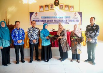 Bupati Pringsewu Serahkan Bantuan KWT, Gerakan Tanam Cabai Resmi Diluncurkan