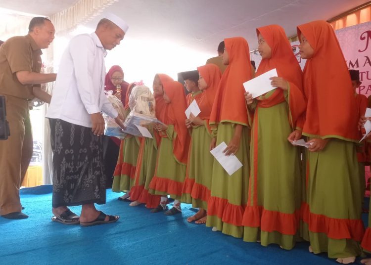 Dukung Pendidikan Anak Yatim, Al Ishlah Bagikan Perlengkapan Sekolah dan Uang Tunai