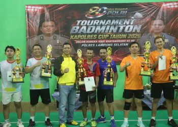 GOR Badminton Polres Lamsel Bergemuruh, Wagiman/Tresno Jadi Kampiun U-75